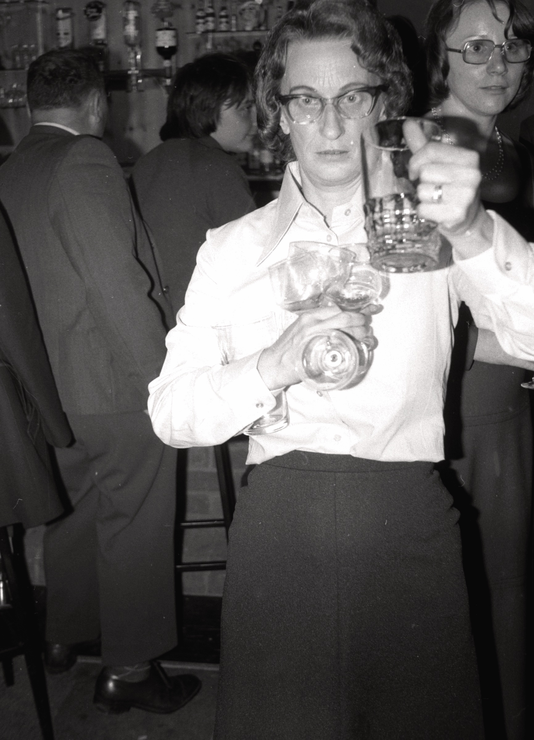 Mirklis kādā latviešu sarīkojumā, Anglija, 1976. gads.